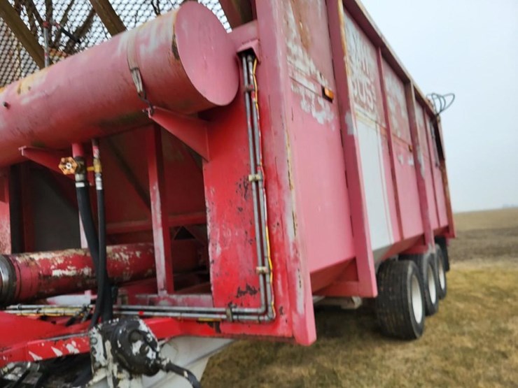 silage-wagon-image-14