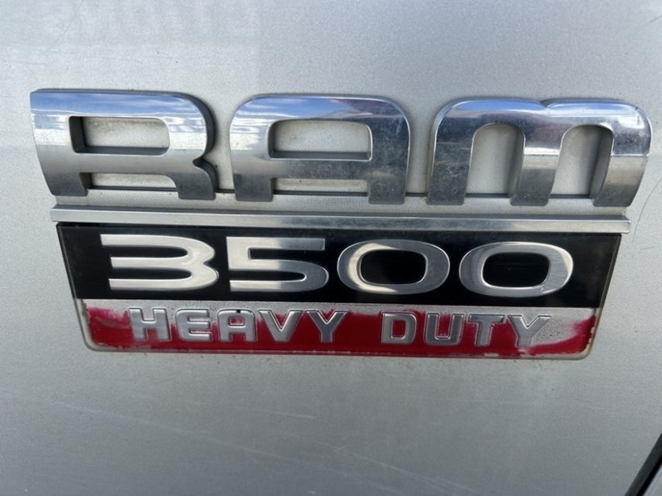 2010-dodge-ram-3500-image-14