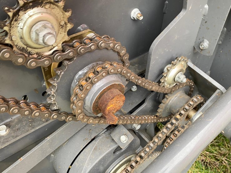 2024-massey-ferguson-1745d-image-43