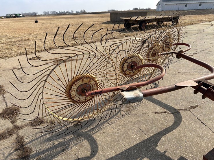 da-co-4-wheel-3pt-rake-image-8