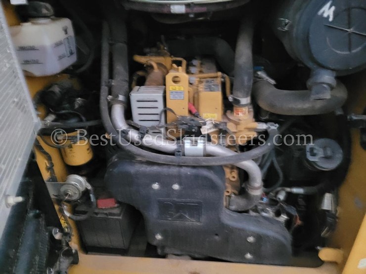 2023-caterpillar-262d3-image-13