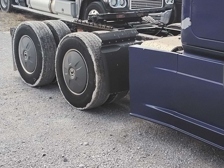 2019-freightliner-cascadia-pt126sl-3akjhhdr0kskl2228-mileage:-688348-image-7