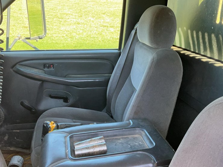 #501-•-2006-gmc-dump-truck-image-11