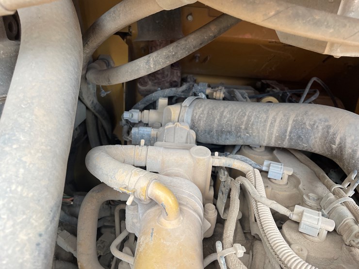 2017-caterpillar-259d-image-32