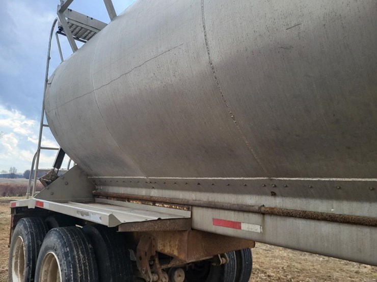 1996-warren-tandem-axle-feed-semi-trailer-image-39