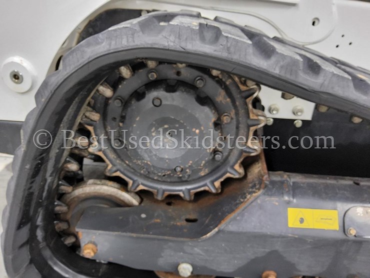 2023-bobcat-t740-image-12