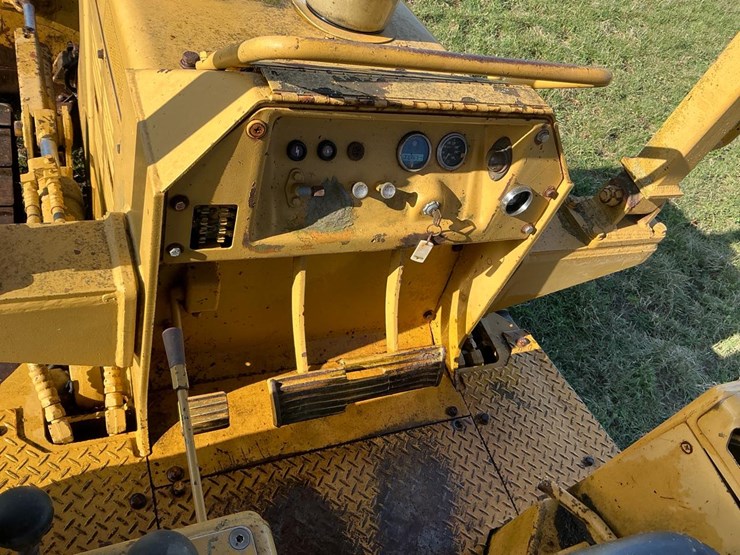 #350-•-1978-komatsu-d31-16-dozer-image-13