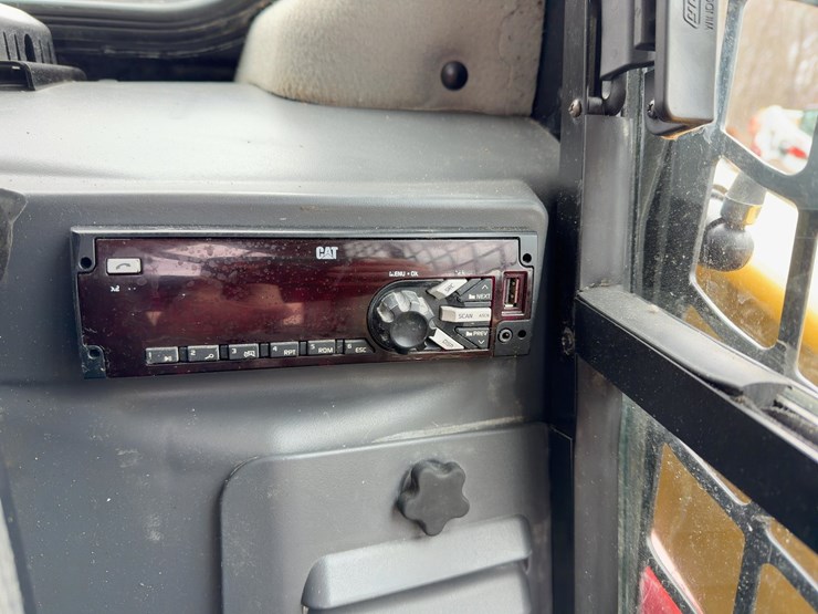 2020-caterpillar-259d3-image-20