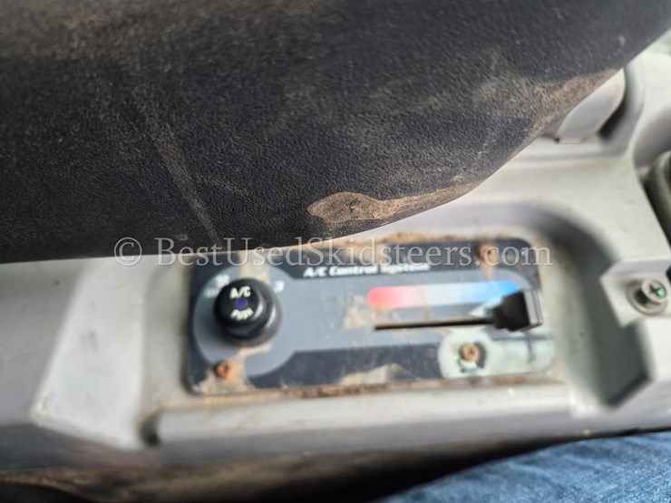 2023-kubota-svl97-2-image-16