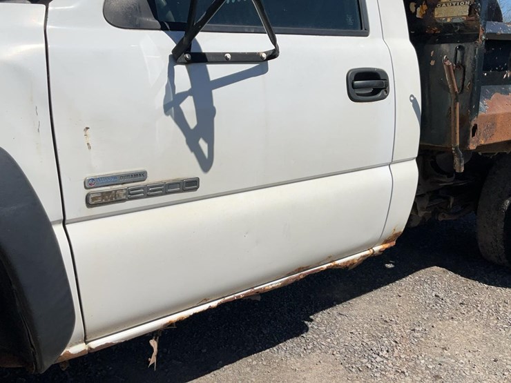 #501-•-2006-gmc-dump-truck-image-21