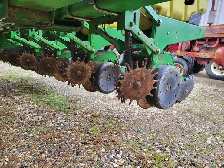 2010-john-deere-1770nt-image-28