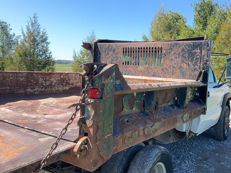 #501-•-2006-gmc-dump-truck-image-30