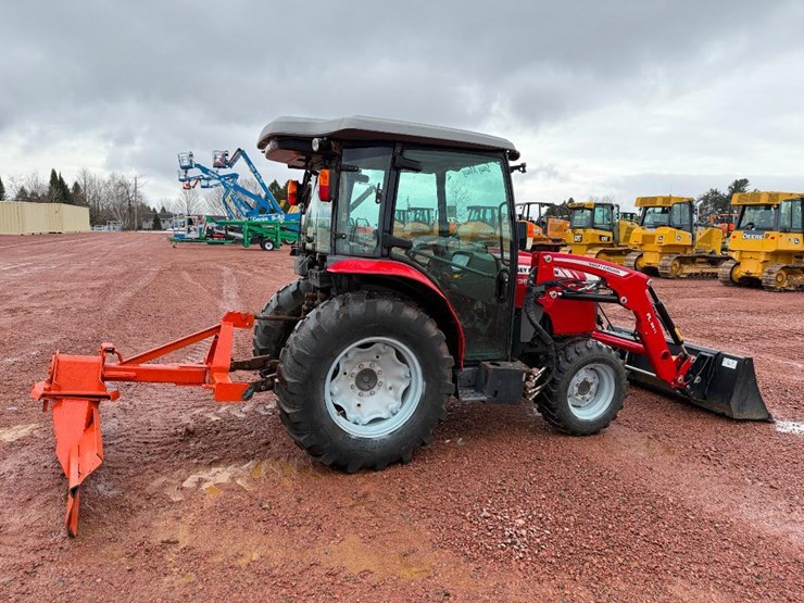 massey-ferguson-1736-image-4