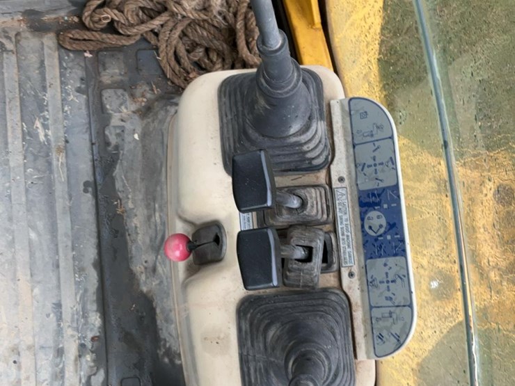 #360-•-2000-komatsu-4x4-utility-backhoe-image-36