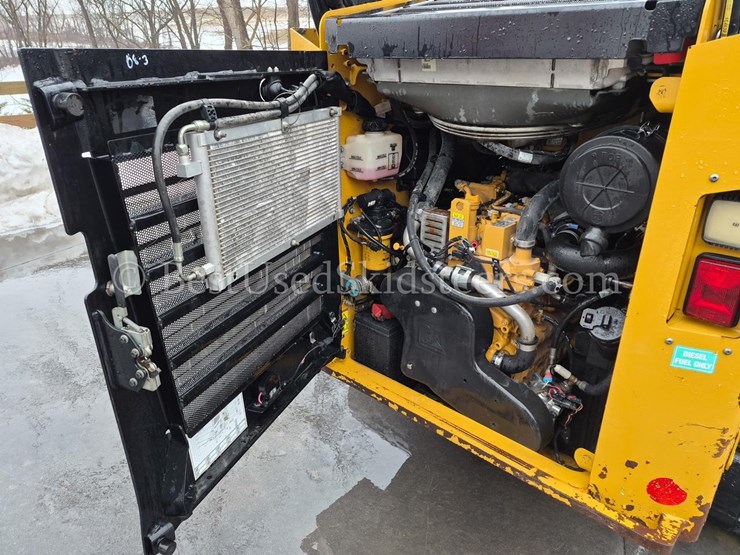 2020-caterpillar-289d3-image-15