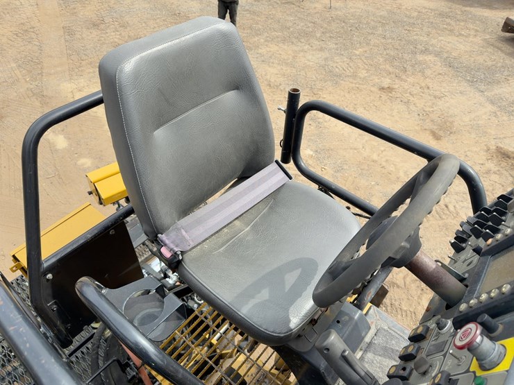 2010-caterpillar-ap-555e-image-41