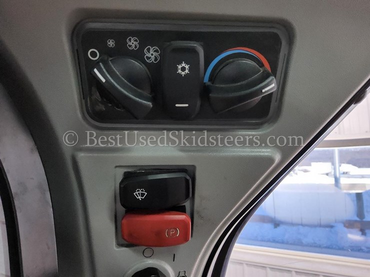 2024-caterpillar-259d3-image-26