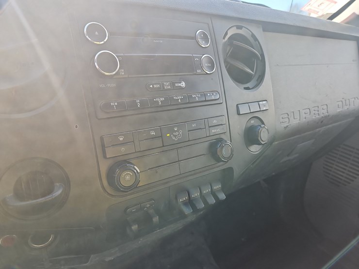 2014-ford-f550-xl-image-23