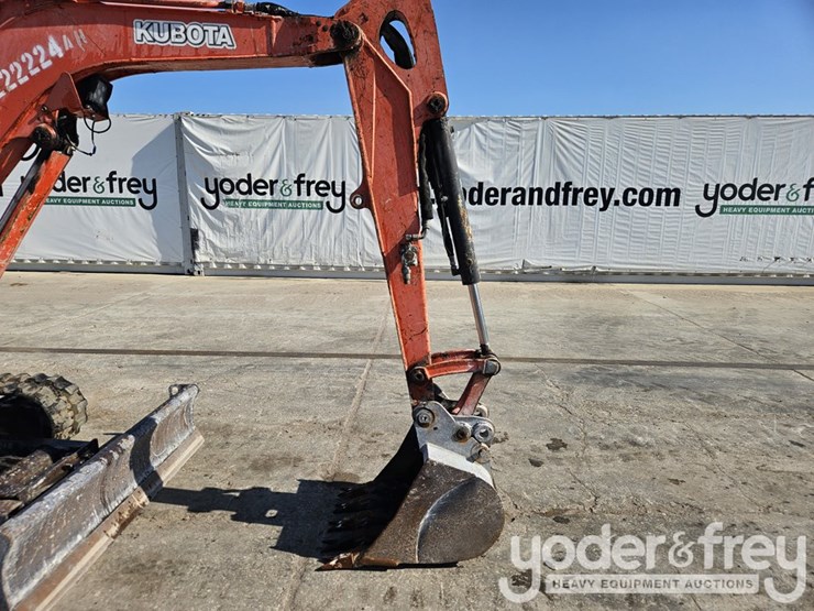 2019-kubota-kx033-4-image-17