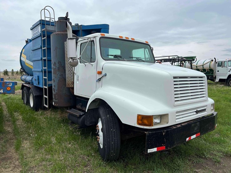 1999-international-2674-image-3