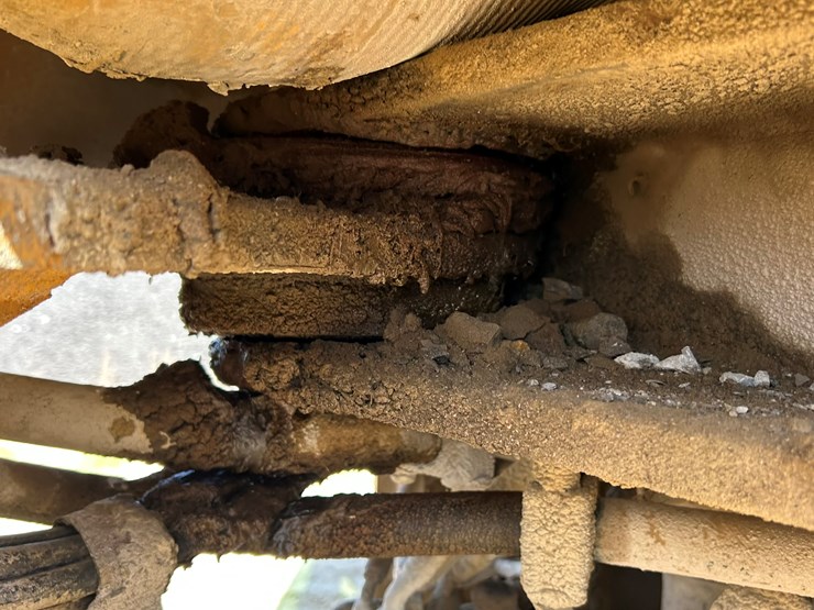 2010-deere-544k-image-34