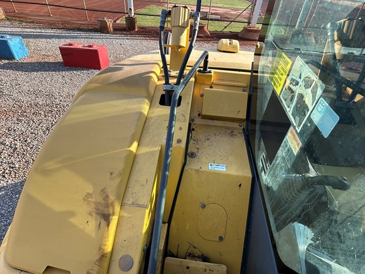 2017-komatsu-pc88mr-10-image-32