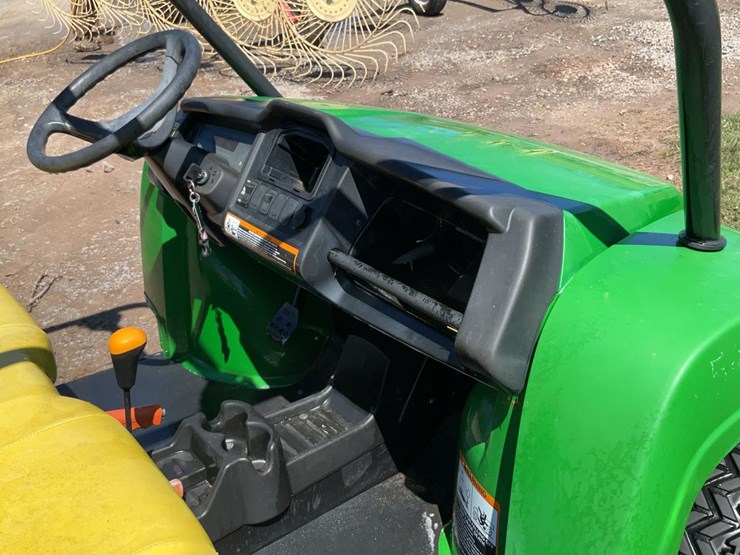 john-deere-gator-image-15