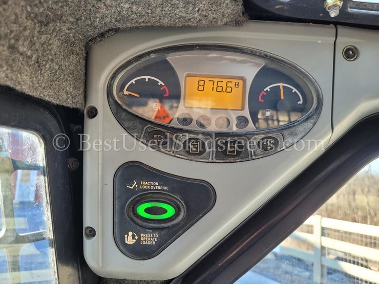 2013-bobcat-t110-image-18