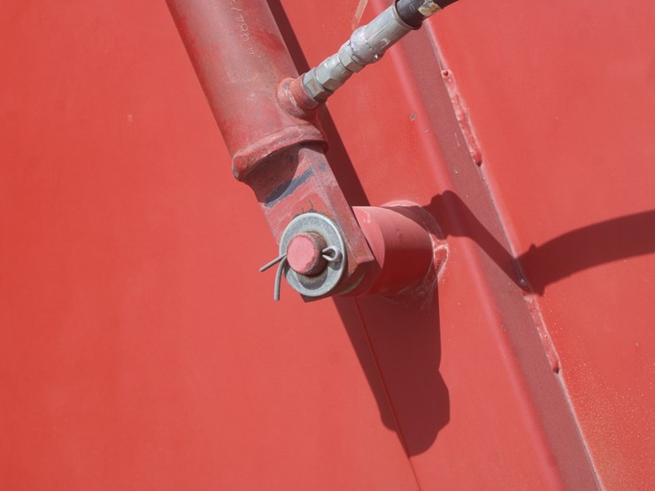 new-holland-664-image-23