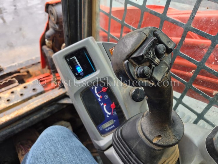 2021-kubota-svl95-2-skid-steer-loader-image-10