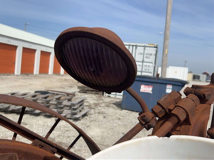 moline-universal-image-38