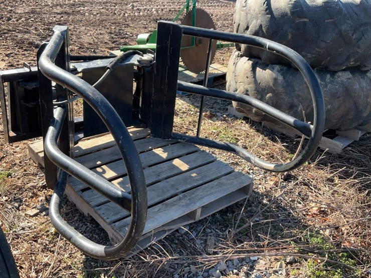 #275-•-hla-bale-handler-image-3