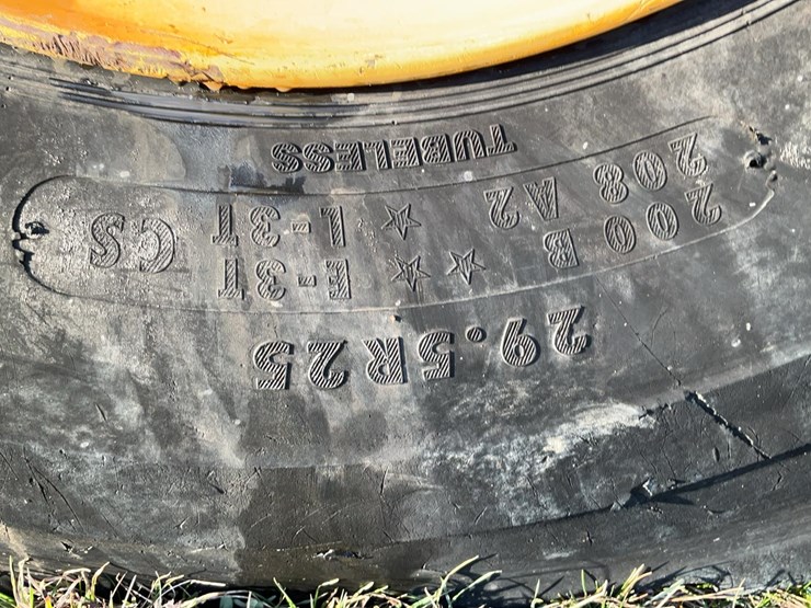 #300-•-2004-dressta-555b-wheel-loader-image-33