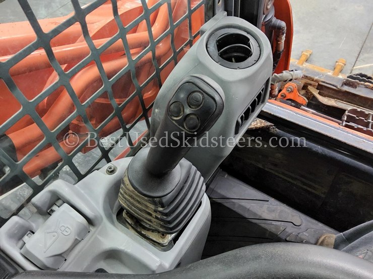 2015-kubota-svl90-2-image-23