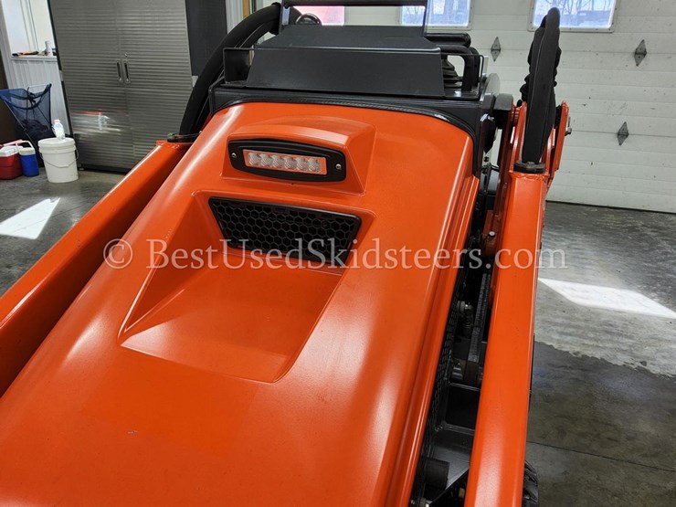 2023-kubota-scl1000-image-19