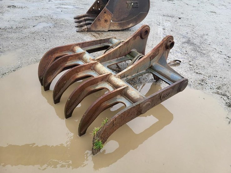 hyundai-robex-130-lc-image-45