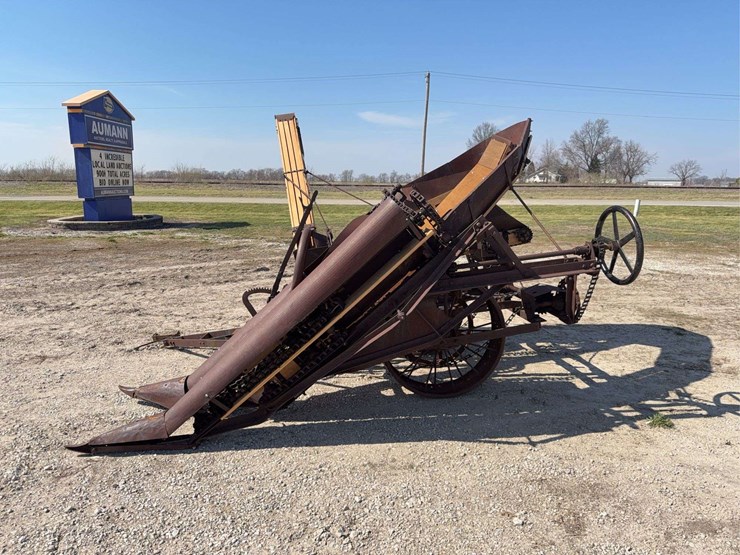 1926-john-deere-corn-picker-image-2