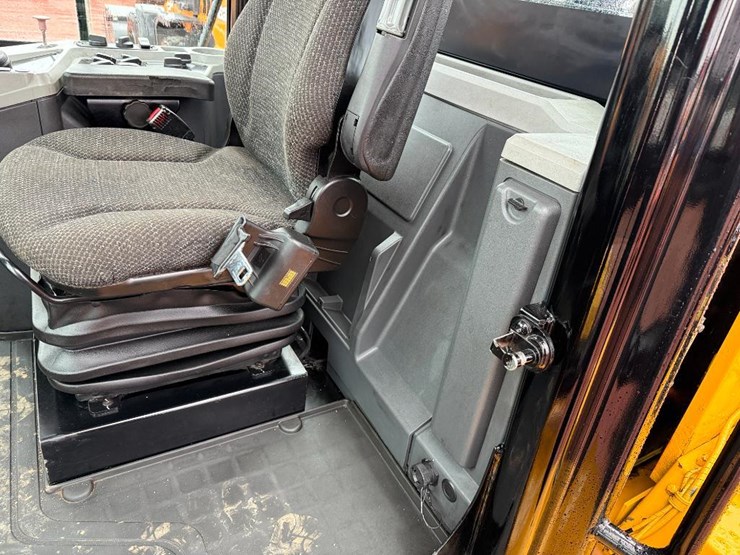 2018-caterpillar-950gc-image-45