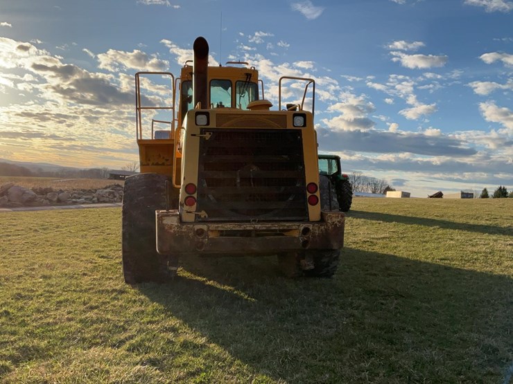 #300-•-2004-dressta-555b-wheel-loader-image-4