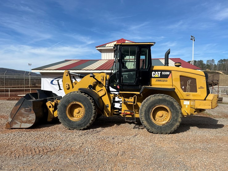 2016-caterpillar-938m-image-2