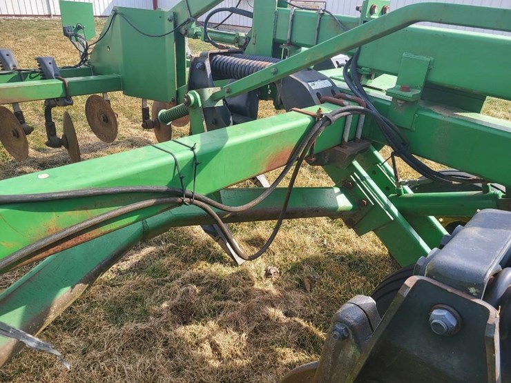 john-deere-2700-image-36