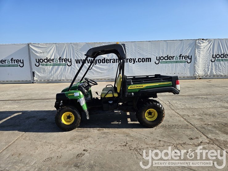 2021-john-deere-gator-hpx815e-image-2