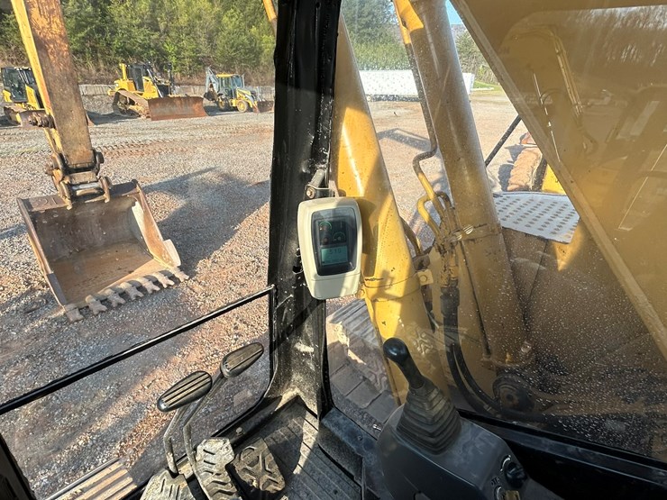 2004-caterpillar-321c-image-61