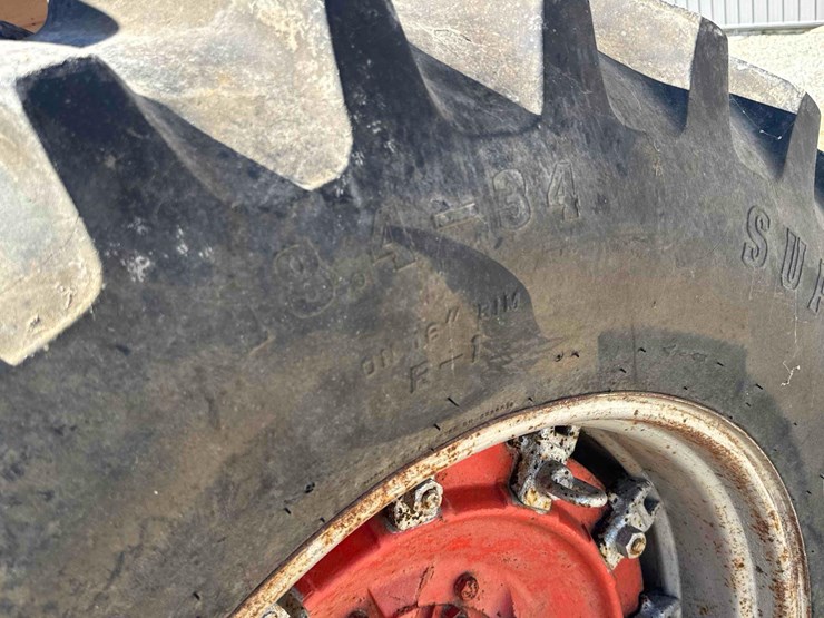 case-1030-comfort-king-tractor,-diesel,-wide-front,-18.4-34-tires,-5-front-weights,-2-remotes,-3pt.,-image-28