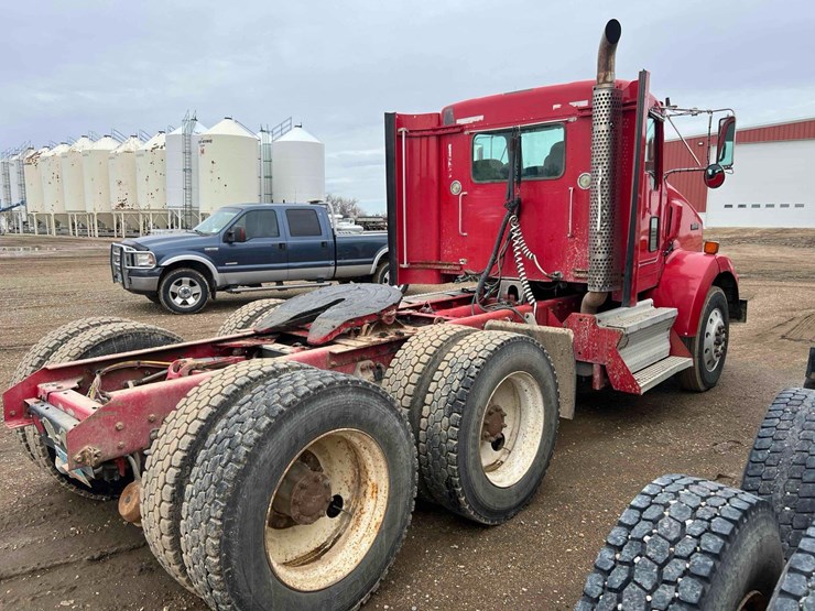 2010-kenworth-t800-image-4