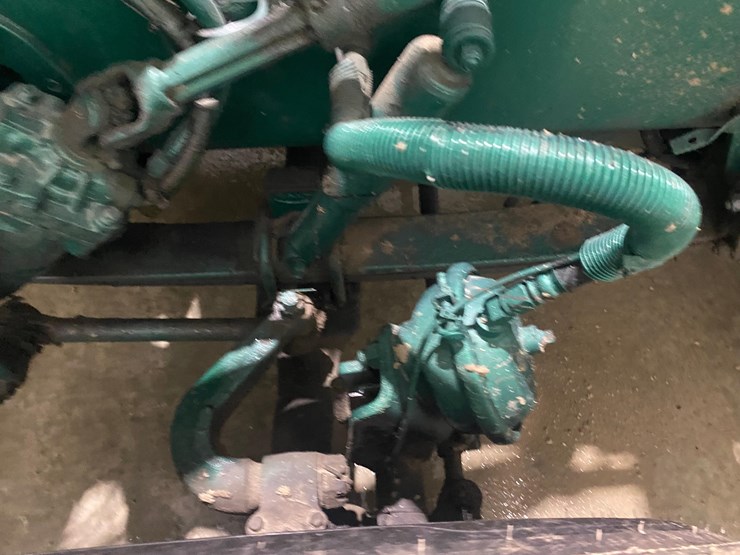 2002-peterbilt-379-image-92