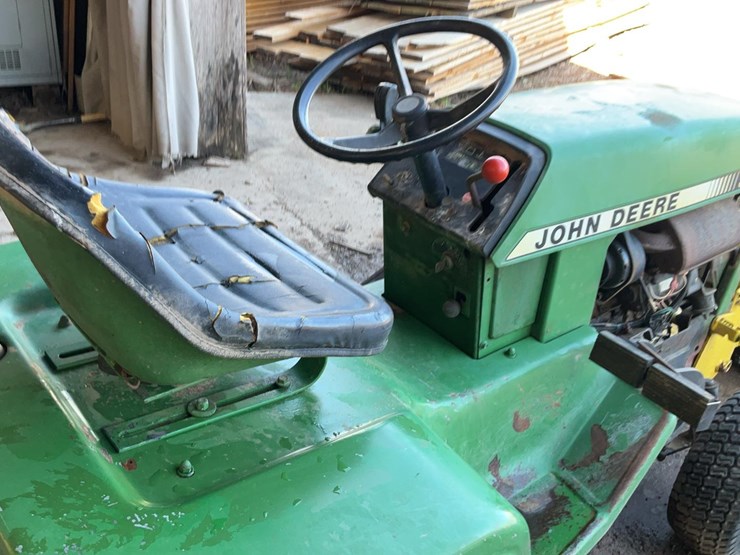 john-deere-332-image-16