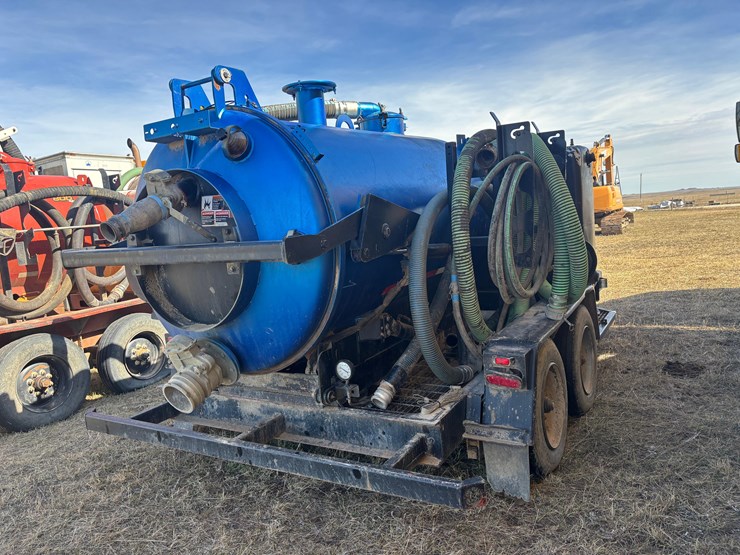 ditch-witch-vac-trailer-image-4