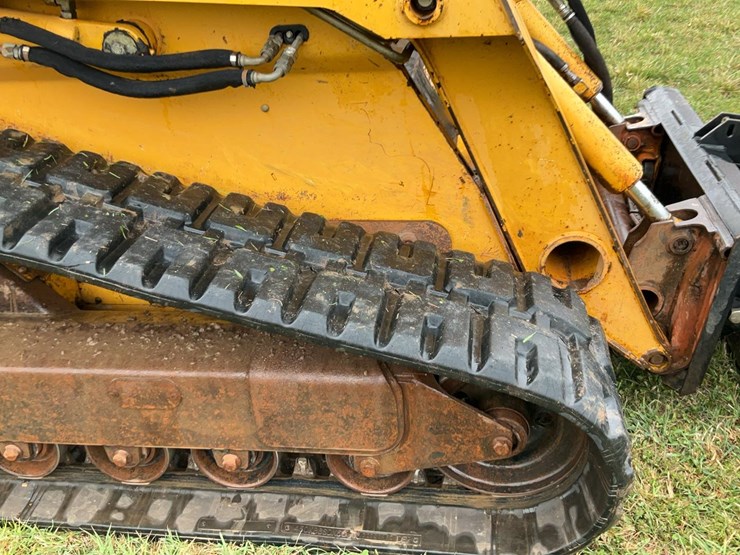 2003-deere-ct332-image-46