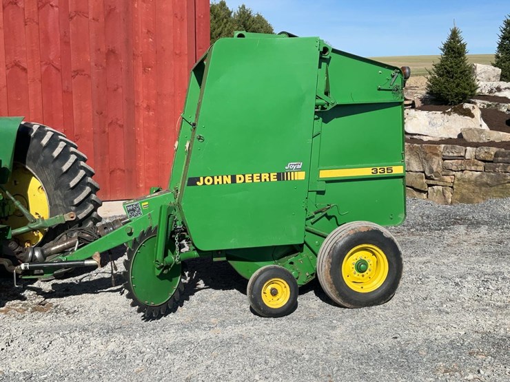 john-deere-335-image-2